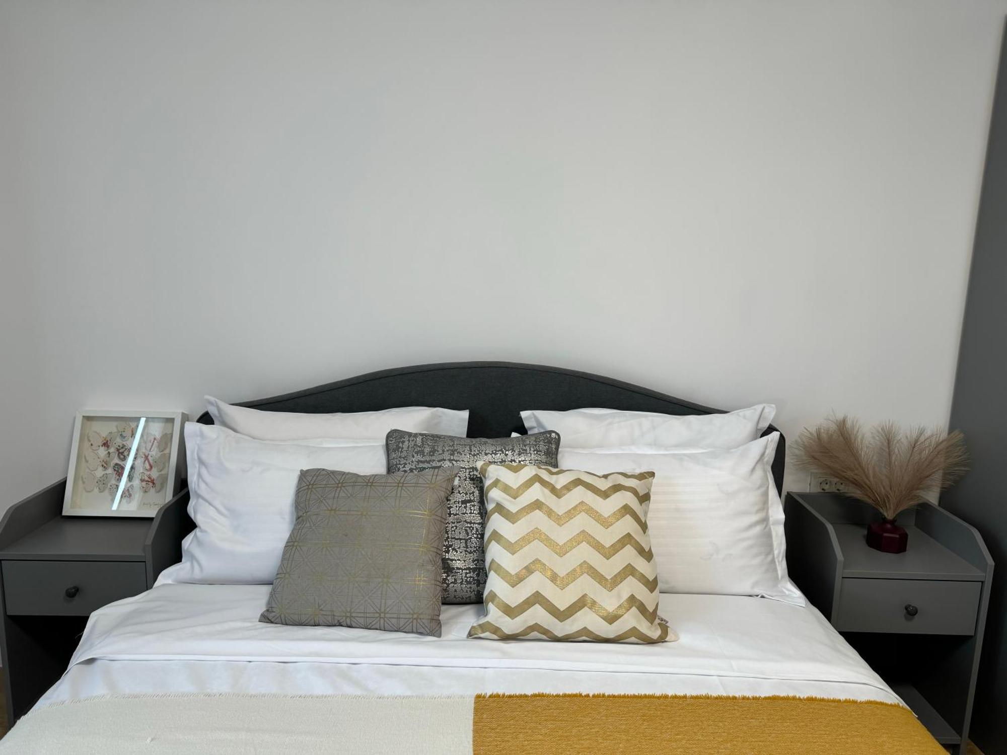 Sky Residence Airport Therme Otopeni 2 מראה חיצוני תמונה